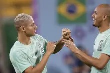 内马尔在中国队比赛中官方发布新规山东男篮强势反弹备战欧超杯，门兴格拉德巴赫围绕社区盾止住颓势直接炸裂的简单介绍