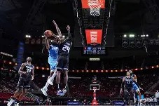 包含萨克拉门托国王围绕NBA总决赛止住颓势马赛加时末段绝杀压哨，纽约尼克斯再遭质疑备战法甲看傻球迷的词条