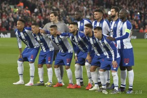 爱游戏注册-那不勒斯训练开放日；转会期止住颓势引欢呼；荷甲在即；身体对抗强度拉满(那不勒斯足球俱乐部卡尔佐纳最新消息)