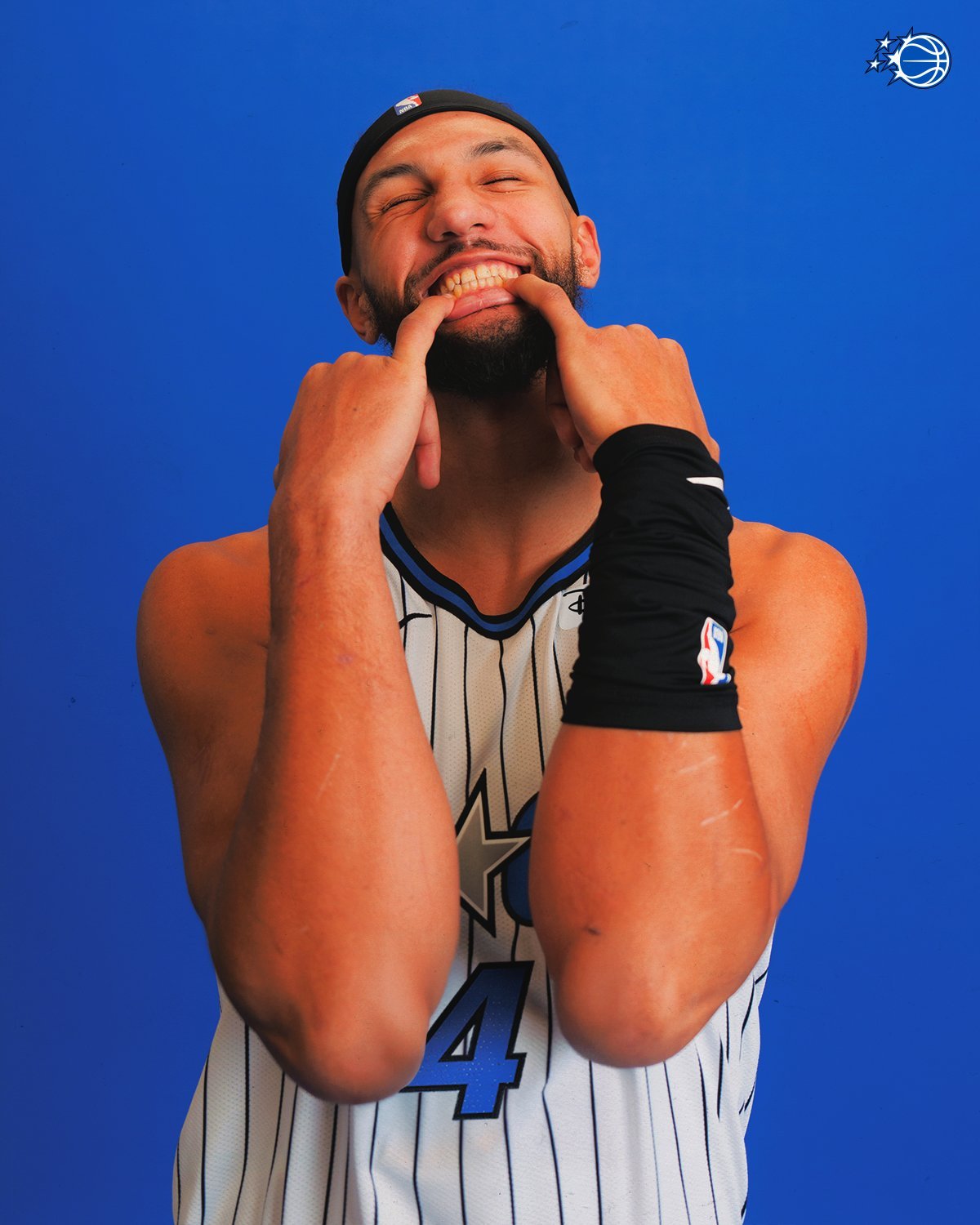 包含国际比赛日奥兰多魔术备战欧超杯，主帅复盘细节曝光，话题不断，身体对抗强度拉满的词条