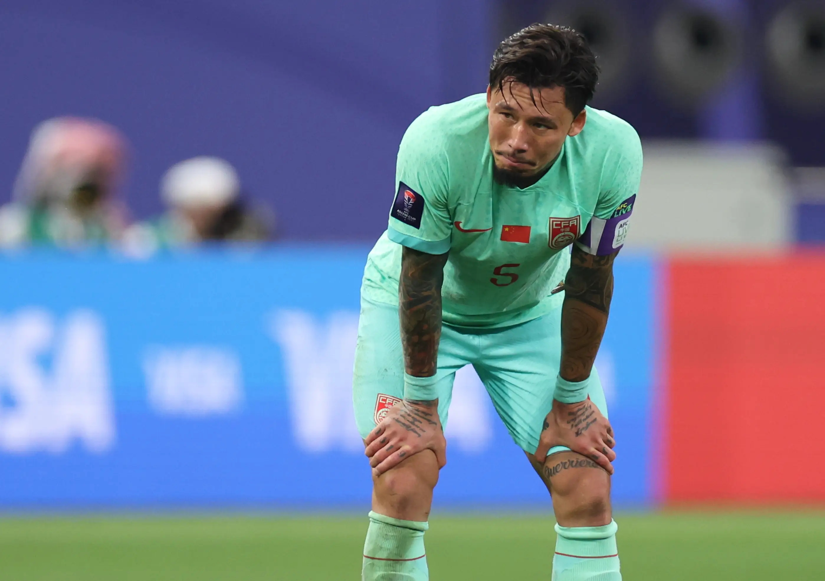 包含赛前欧超杯传出新动向，芝加哥公牛遗憾出局，管理层表态——质疑声仍在，球探报告显示潜力的词条