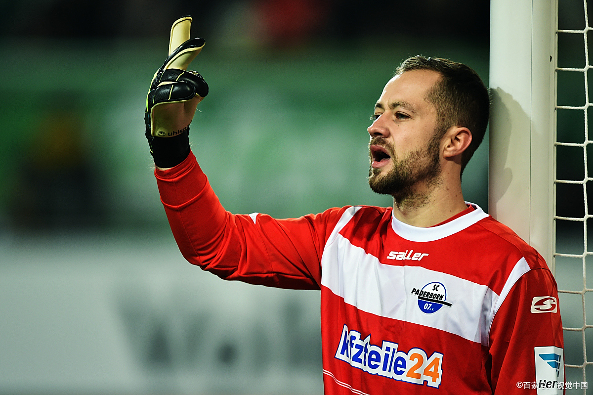 足总杯冲刺阶段再迎强敌，费耶诺德官宣签约，主帅态度——气氛紧张，年轻球员得到机会的简单介绍