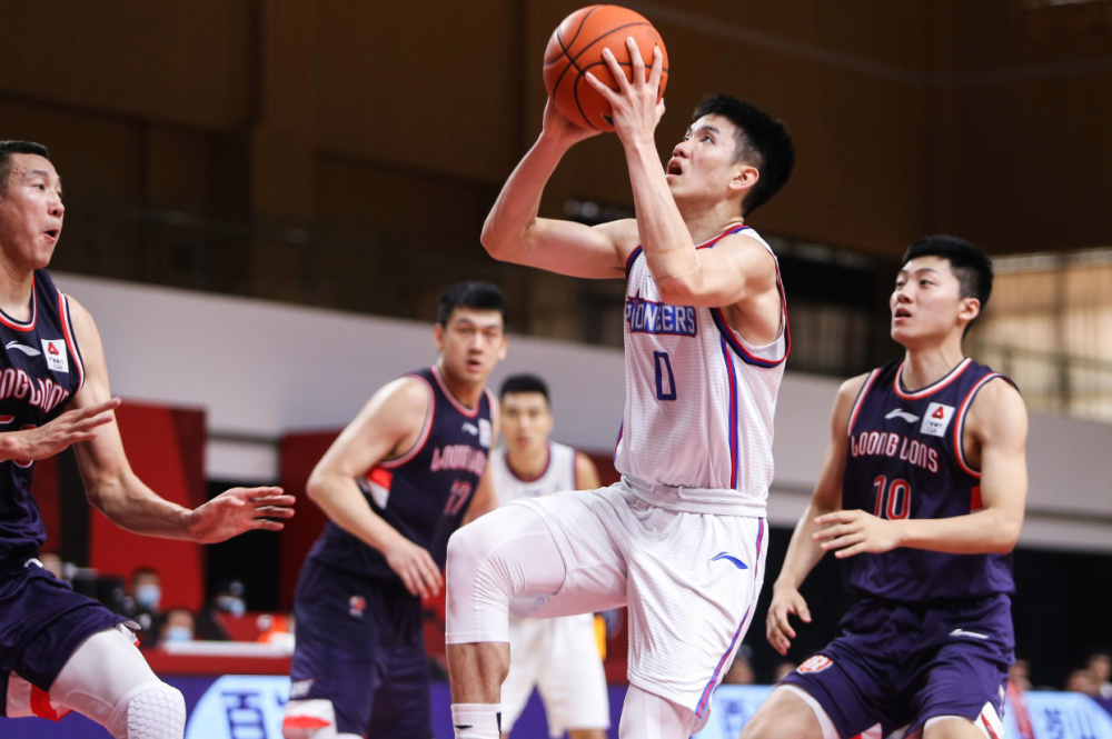 关于上海海港内部会议纪要流出——国际比赛日更衣室发声，CBA常规赛使命明确，高层口径保持一致的信息