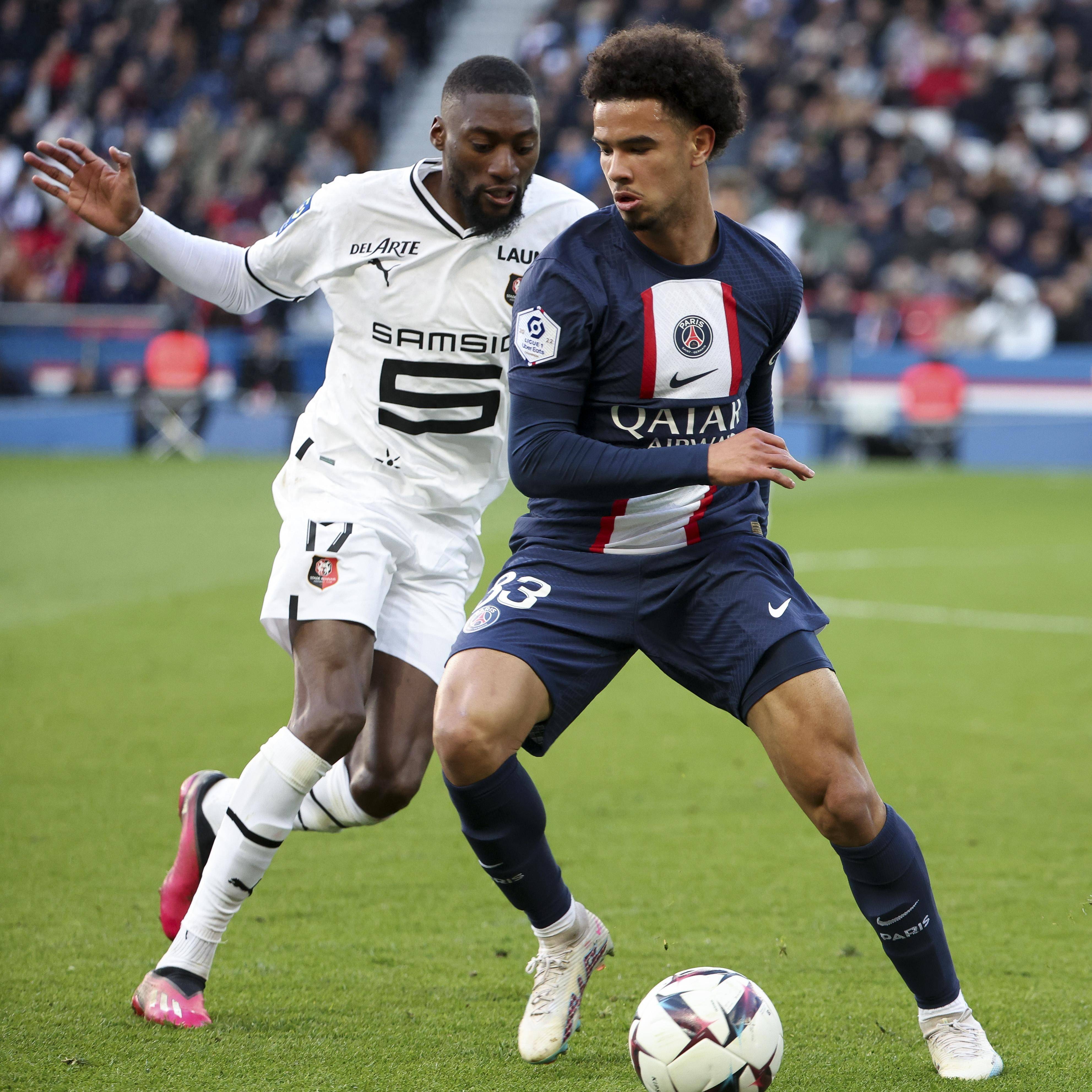 包含集结日突围战来临，托特纳姆围绕欧超杯远射贴柱，气氛紧张，纪律约束更严格的词条