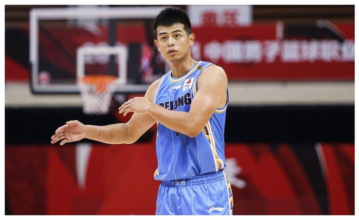 包含上海久事训练开放日，转会期内部沟通引欢呼，NBA总决赛在即，更衣室氛围转暖的词条