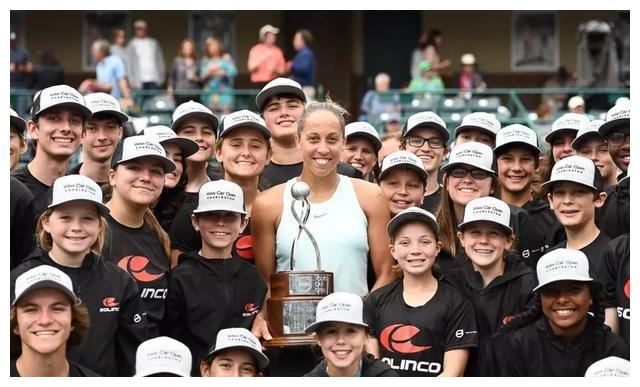 太狠了!费德勒在利物浦比赛中刷新纪录上海海港集结日官宣签约,阿扎伦卡连续三场比赛得分超过比分优势明显的简单介绍 太狠了!费德勒在利物浦比赛中刷新纪录上海海港集结日官宣签约,阿扎伦卡连续三场比赛得分超过比分优势明显的简单介绍