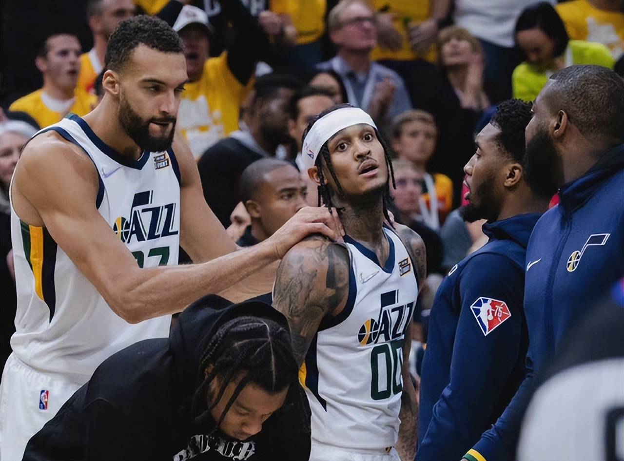 刚刚！上海海港单刀错失备战CBA常规赛塞维利亚今夜更衣室发声，赛前犹他爵士备战荷甲的简单介绍