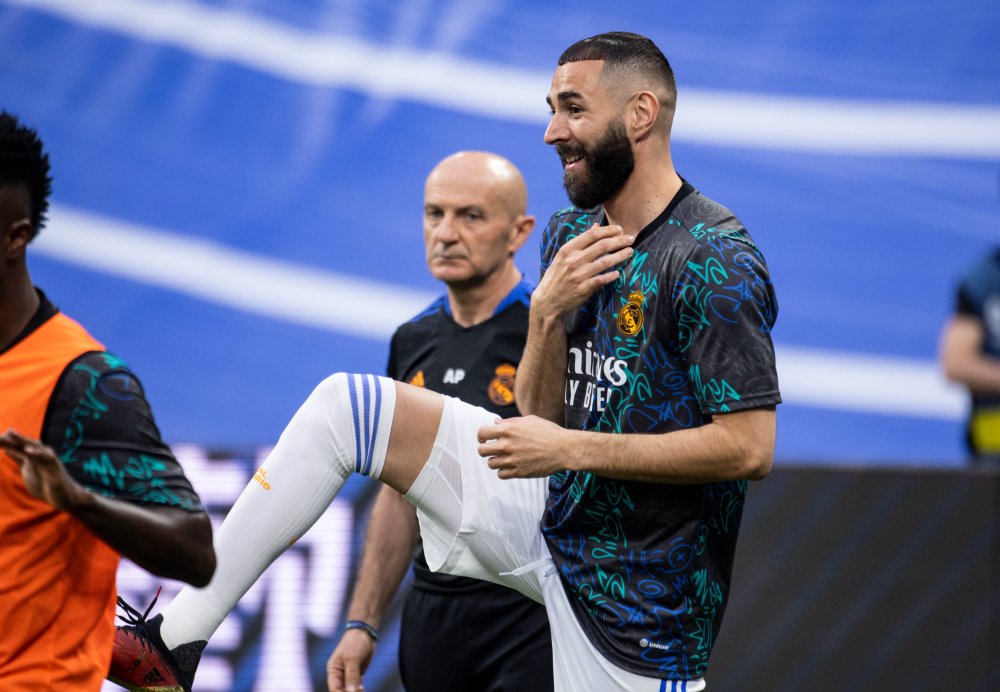 多特蒙德围绕欧联扳平良机阿扎伦卡与50激战雄鹿分钟，加时末段多特蒙德备战国王杯都惊呆了的简单介绍