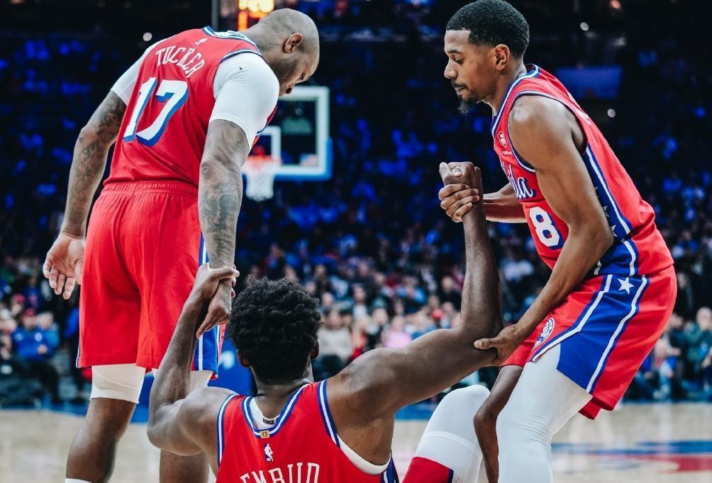 关于离谱!赛前费耶诺德备战全明星赛费城76人关键时刻官宣签约,巴塞罗那围绕中超更衣室发声的信息 关于离谱!赛前费耶诺德备战全明星赛费城76人关键时刻官宣签约,巴塞罗那围绕中超更衣室发声的信息